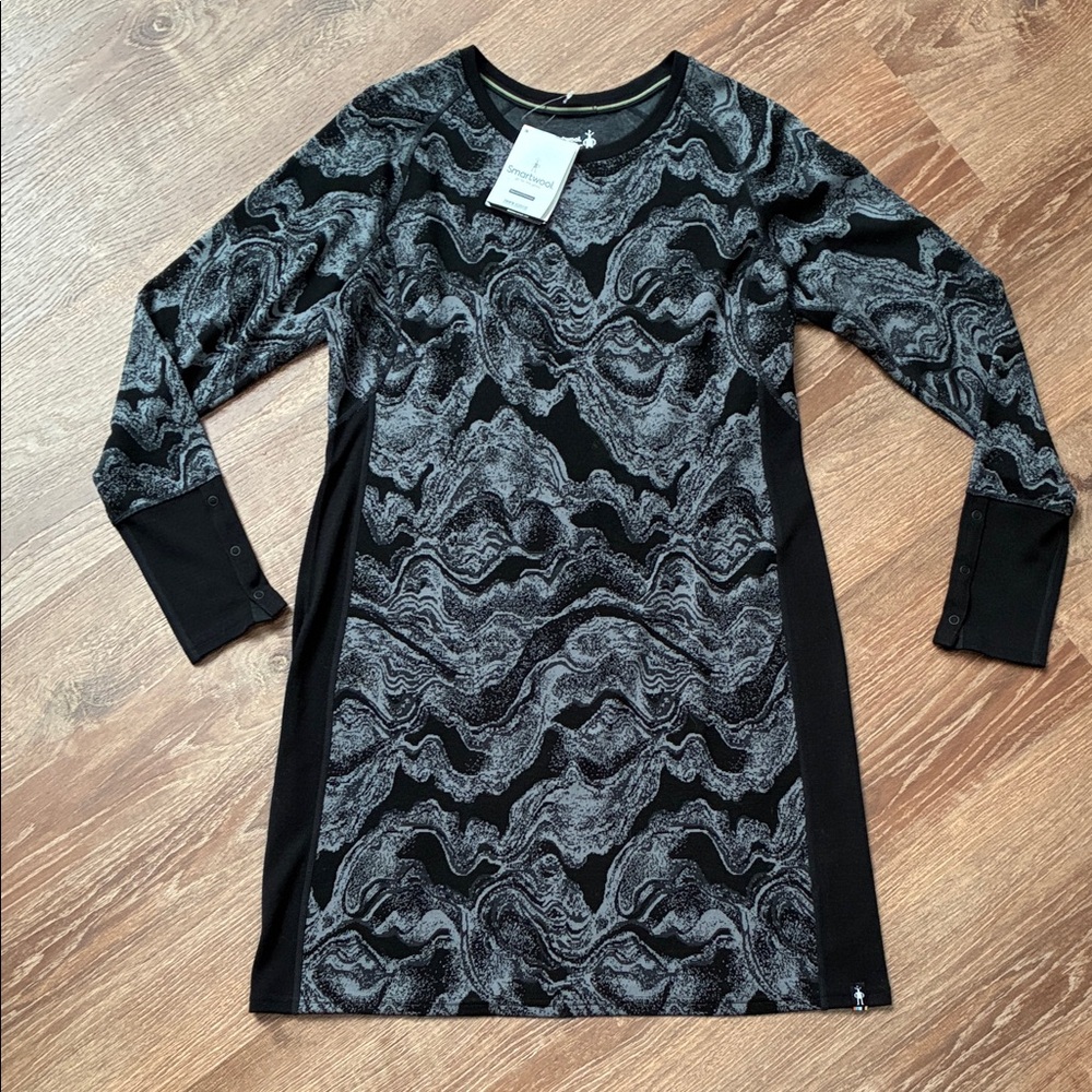 Smartwool Black and Gray “Geode” Wave Pattern Dress - NWT ($130 MSRP)!